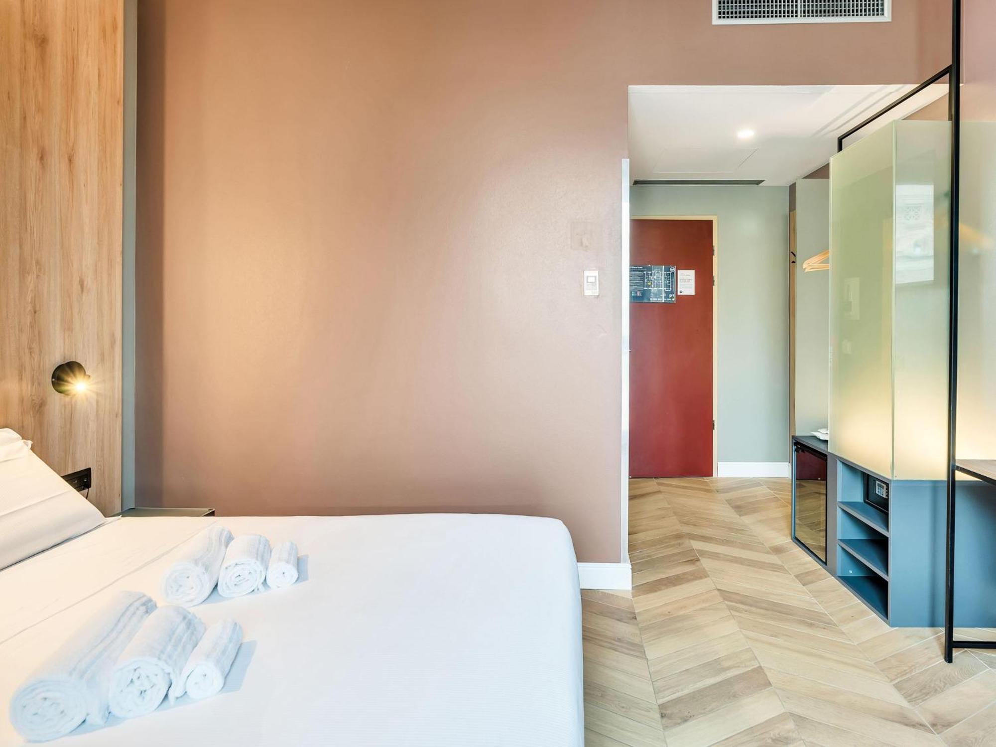 B&B Hotel Milano Aosta Exteriör bild