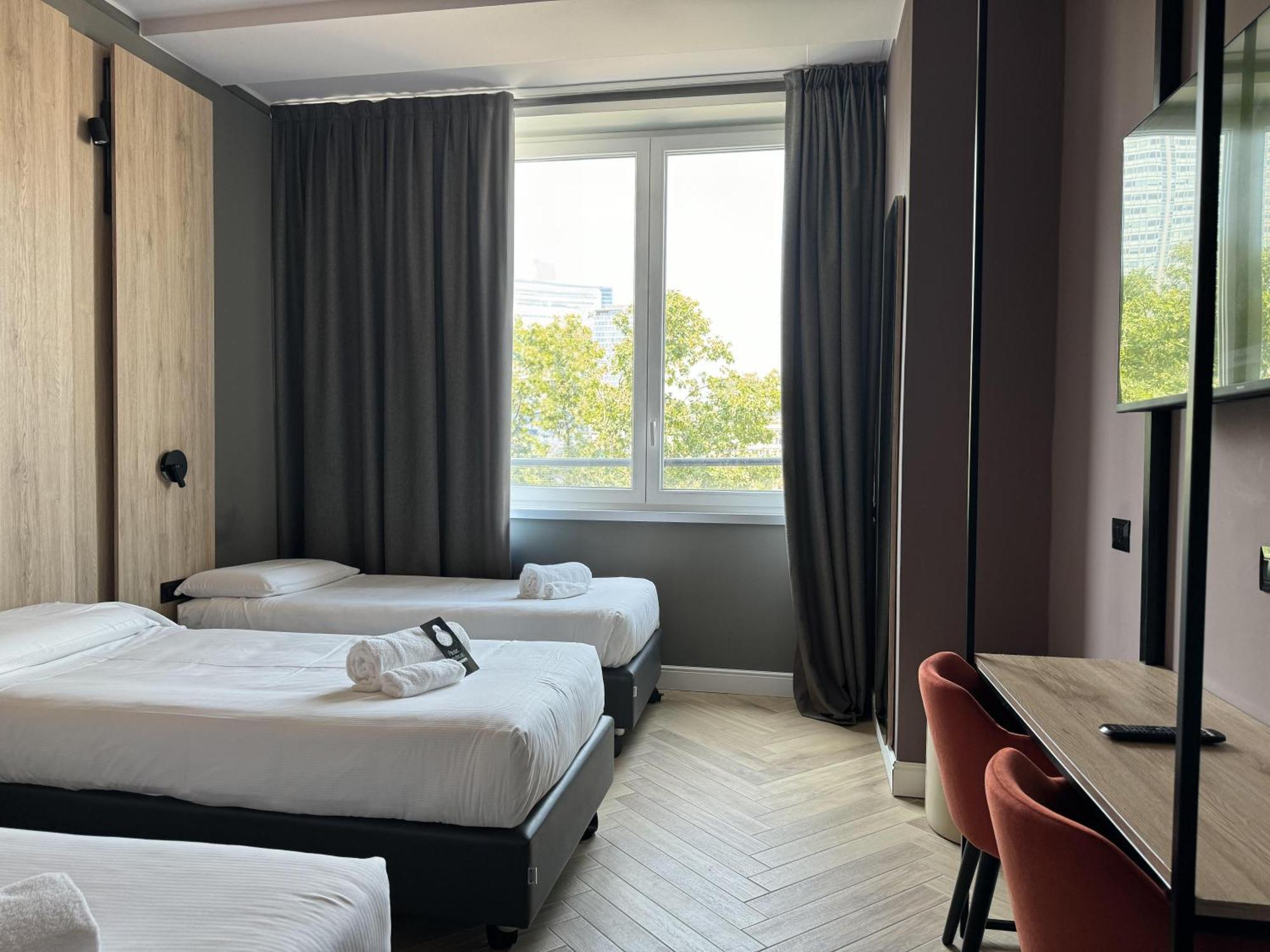 B&B Hotel Milano Aosta Exteriör bild